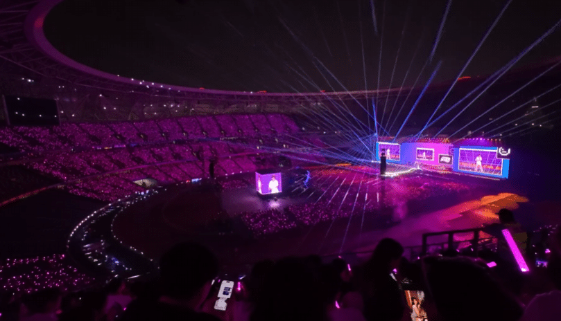 Behind the Scenes: Powering a 45,000-Person Concert with Smart Fan Engagement Solutions 2 light stick